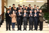 초헌학술상 수상 교수진, 고병헌 동문 감사 자리 마련